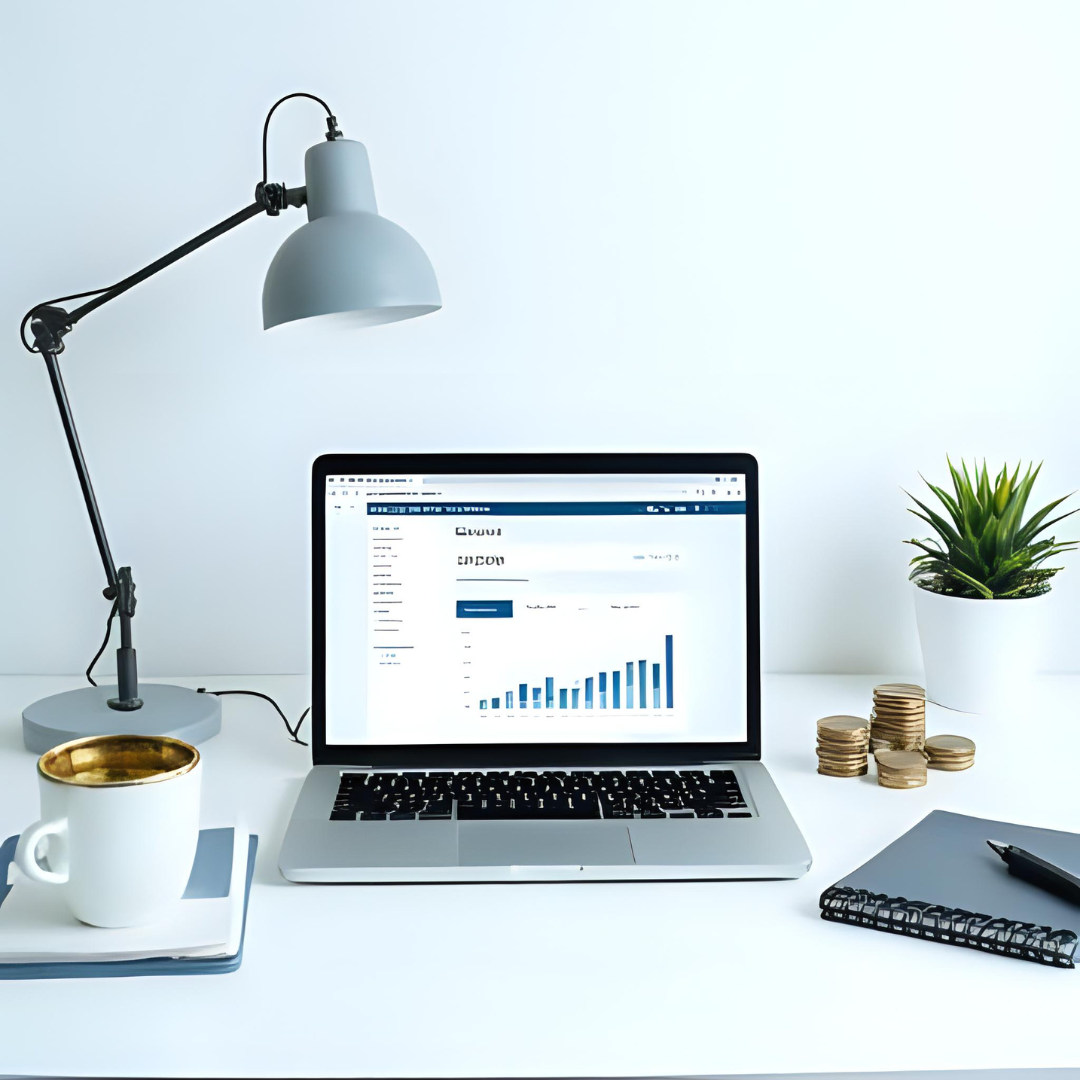 Imagen hero de DineroEficaz.es con herramientas SaaS y finanzas para pymes en España, mostrando un laptop y gráficos.